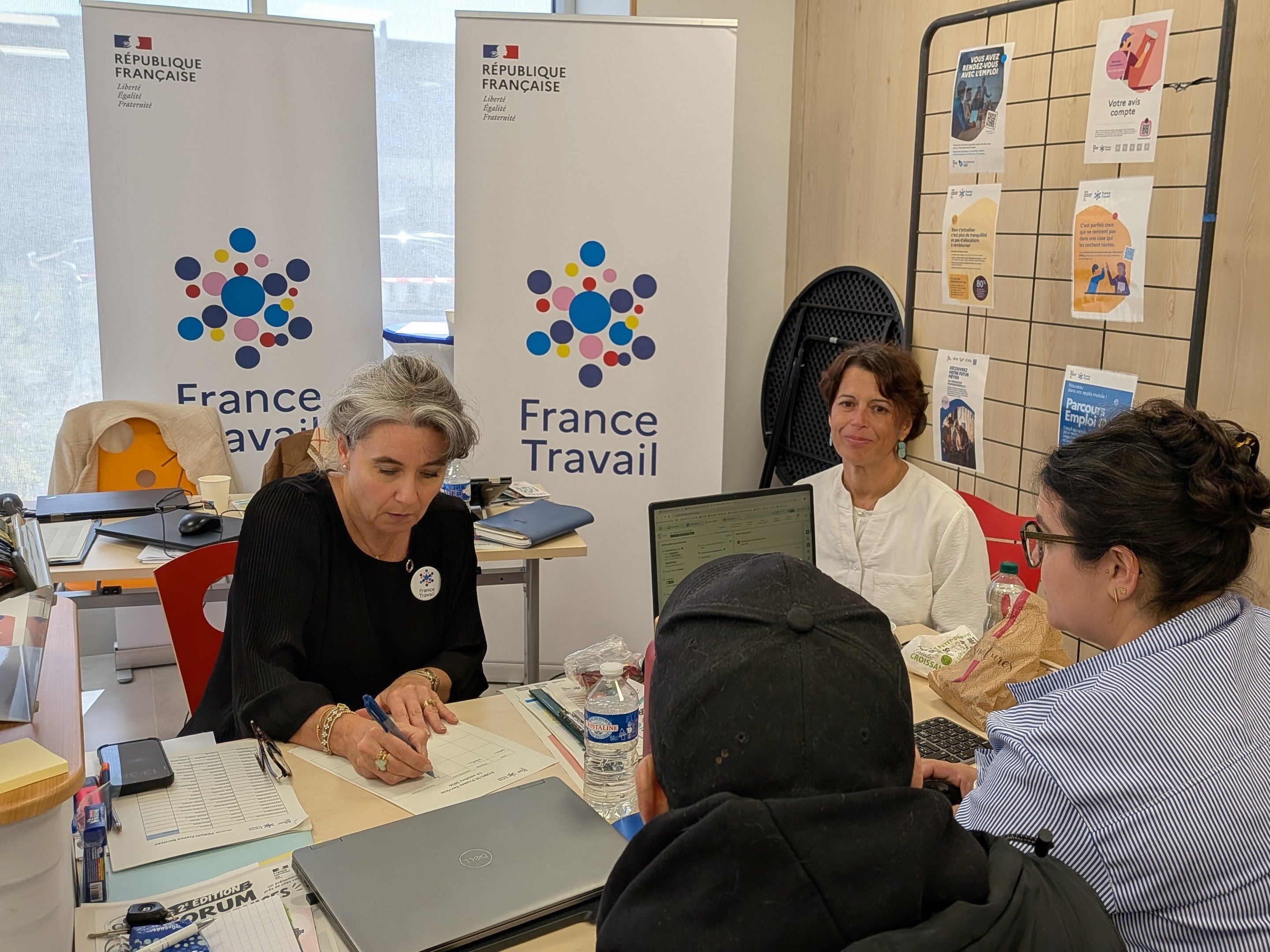 - Tous droits réservés <strong></strong> Tous droits réservés<small></small>